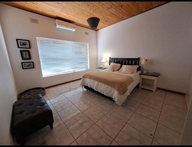 4 BEDROOM HOUSE FOR SALE IN MARGATE BEACH